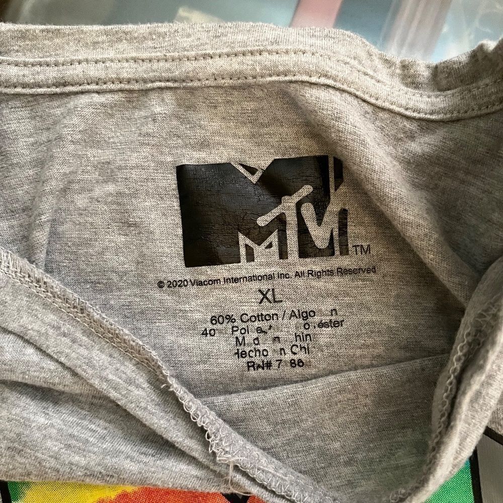 MTV Short Sleeved T-Shirt Cropped XL Soo Cute - Picture 4 of 11
